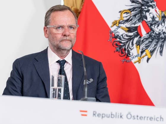 20260513 Pressefoyer nach dem Ministerrat der Bundesregierung WIEN, OESTERREICH - MAI 13: Staatssekretaer im Bundesministerium fuer europaeische und internationale Angelegenheiten Sepp Schellhorn (NEOS) beim Pressefoyer - nach dem Ministerrat der Bundesregierung im Bundesdenkmalamt am 13. Mai 2026 in Wien, Oesterreich. 260513_SEPA_10_007 Copyright: xMichaelxIndrax SEPAxMedia