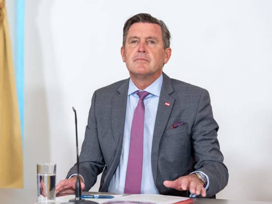 20260513 Pressefoyer nach dem Ministerrat der Bundesregierung WIEN, OESTERREICH - MAI 13: Bundesminister fuer Innovation, Mobilitaet und Infrastruktur Peter Hanke (SPOe) beim Pressefoyer - nach dem Ministerrat der Bundesregierung im Bundesdenkmalamt am 13. Mai 2026 in Wien, Oesterreich. 260513_SEPA_10_024 Copyright: xMichaelxIndrax SEPAxMedia
