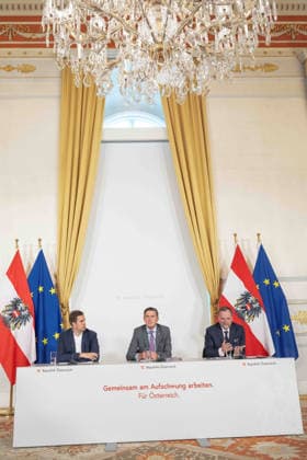 20260513 Pressefoyer nach dem Ministerrat der Bundesregierung WIEN, OESTERREICH - MAI 13: Staatssekretaer im Bundeskanzleramt Alexander Proell (OeVP), Bundesminister fuer Innovation, Mobilitaet und Infrastruktur Peter Hanke (SPOe) und Staatssekretaer im Bundesministerium fuer europaeische und internationale Angelegenheiten Sepp Schellhorn (NEOS) beim Pressefoyer - nach dem Ministerrat der Bundesregierung im Bundesdenkmalamt am 13. Mai 2026 in Wien, Oesterreich. 260513_SEPA_10_002 Copyright: xMichaelxIndrax SEPAxMedia