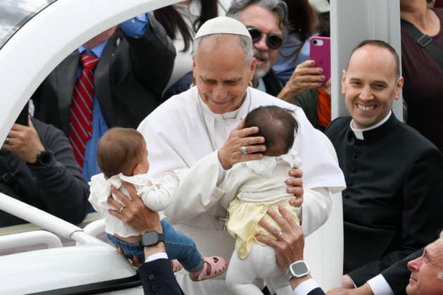 ITALY - POPE LEO XIV DURING THE WEEKLY GENERAL AUDIENCE AT ST PETER S SQAUTE IN THE VATICAN - 2026 5 13 Italy, Rome, Vatican, 2026 5 13 .Pope Leo XIV a during the weekly general audience at St Peter s Square in The Vatican EDITORIAL USE ONLY - NO BOOKS Copyright: xVATICANxMEDIAx