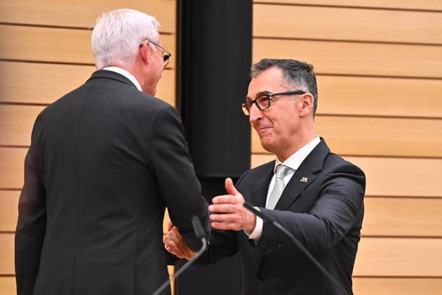 Swearing-in ceremony for Cem OEZDEMIR State Premier of Baden Wuerttemberg, left State Parliament President Thomas STROBL State Premier election in Baden Wuerttemberg on 13 05 2026 in the State Parliament in Stuttgart