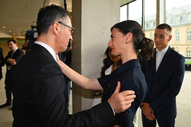 Cem OEZDEMIR State Premier of Baden Wuerttemberg hugs wife Flavia ZAKA, State Premier election in Baden Wuerttemberg on 13 05 2026 in the state parliament in Stuttgart