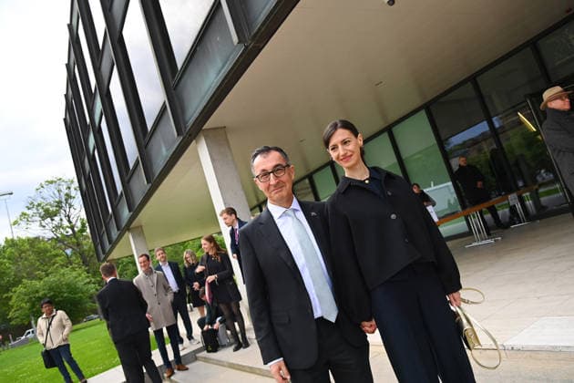 Cem OEZDEMIR with his wife Flavia ZAKA in front of the state parliament Minister President election in Baden Wuerttemberg on 13 05 2026 in the state parliament in Stuttgart