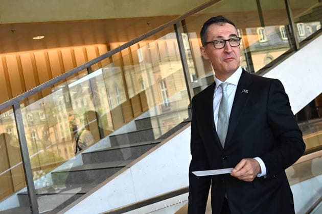 Cem OEZDEMIR, single picture, cropped single motif, half figure, half figure Minister President election in Baden Wuerttemberg on 13 05 2026 in the state parliament in Stuttgart