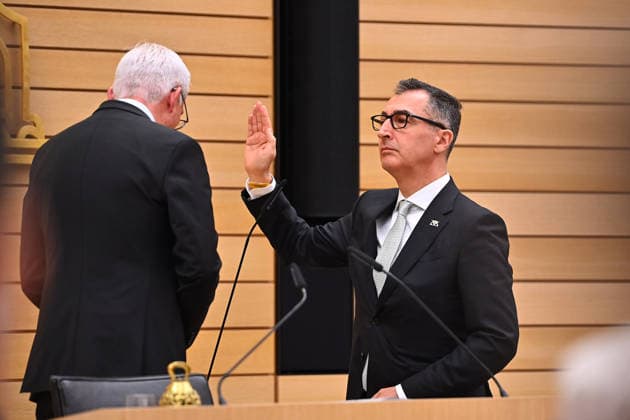 Swearing-in ceremony Cem OEZDEMIR State Premier of Baden Wuerttemberg, left State Parliament President Thomas STROBL, swears the oath of office as State Premier of Baden Wuerttemberg on 13 May 2026 in the State Parliament in Stuttgart