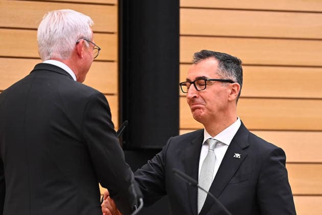 Swearing-in ceremony Cem OEZDEMIR State Premier of Baden Wuerttemberg, left State Parliament President Thomas STROBL, swears the oath of office as State Premier of Baden Wuerttemberg on 13 May 2026 in the State Parliament in Stuttgart