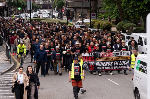 The miners of Mina Miura culminate their march on foot in Oviedo to demand the payment of their back wages Workers of the Mina Miura mine in Ibias on their arrival on foot in front of the General Assembly of the Principality of Asturias, on May 13, 2026, in Oviedo, Asturias Spain The workers, who completed their march after finishing a fifteen-day underground lock-up, demand effective solutions to the paralysis of the activity and the immediate payment of up to 13 outstanding wages owed by the company, who completed the march after a 15-day underground lockout, demand effective solutions to the paralysis of the activity and the immediate payment of up to 13 outstanding salaries owed by the company 13 MAY 2026 STRIKE MANIFESTATION LABOR CON  Copyright: xJuanxVegax 7520115