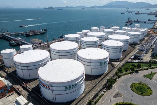 HONGKONG-DAILY A general view showing storage tanks at an oil depot in Hong Kong, May 13, 2026. NEXPHER Vernon Yuen HONG KONG