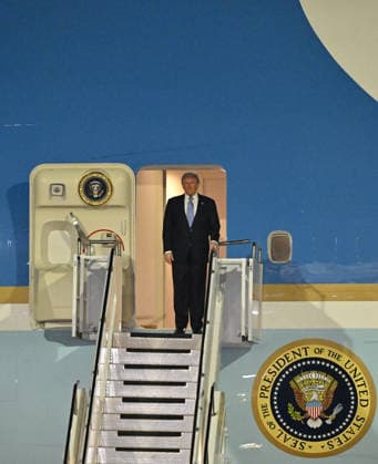 (260513) -- BEIJING, May 13, 2026 -- U.S. President Donald Trump arrives in Beijing on May 13, 2026, for a state visit to China. At the invitation of Chinese President Xi Jinping, Trump is visiting China from May 13 to 15. ) CHINA-BEIJING-U.S.-TRUMP-ARRIVAL (CN) YuexYuewei 