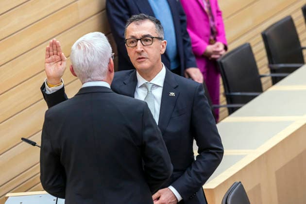Cem Özdemir is the new Minister President of the State of Baden Württemberg On May 13, the politician from the Green Party was sworn in at the state parliament Here at the ceremonial swearing-in together with Thomas Strobl, CDU, President of the State Parliament 13 05 2026, Stuttgart, Baden Württemberg, Germany