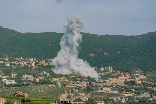 Israeli Airstrikes Hit Southern Lebanon Smoke rises following an Israeli airstrike in Jarjoua, southern Lebanon, on May 13, 2026. Cross-border hostilities between Israel and armed groups in Lebanon have continued despite ceasefire efforts and international diplomatic pressure. Jarjouaa Nabatiye Lebanon Copyright: xCourtneyxBonneaux