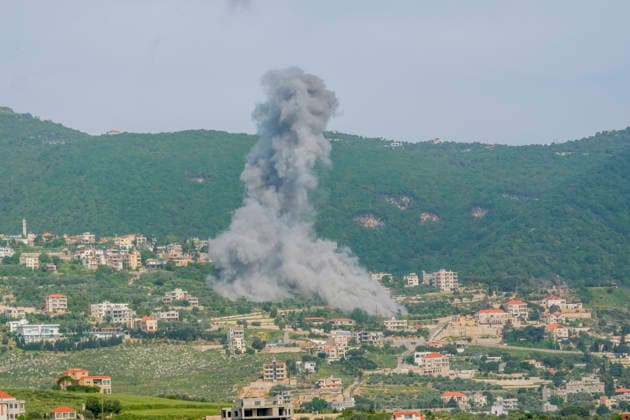 Israeli Airstrikes Hit Southern Lebanon Smoke rises following an Israeli airstrike in Jarjoua, southern Lebanon, on May 13, 2026. Cross-border hostilities between Israel and armed groups in Lebanon have continued despite ceasefire efforts and international diplomatic pressure. Jarjouaa Nabatiye Lebanon Copyright: xCourtneyxBonneaux