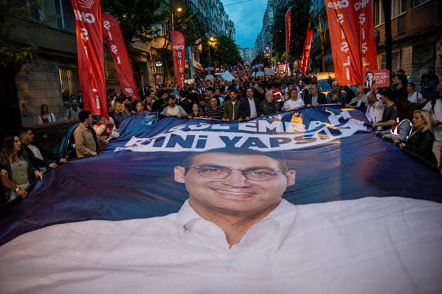 May 13, 2026, Istanbul, Istanbul, Turkey: Supporters of the Republican People s Party (CHP) take part in the first â€oeDemocracy and Freedom March†organized by the Istanbul Provincial Presidency in Istanbul, Turkey, on May 13, 2026. The march began in front of the Ataturk Museum in the district of Sisli and ended in front of the Sisli Municipality building. Thousands of demonstrators participated in the rally, chanting slogans such as â€oeNo to trustee appointments,†â€oeFreedom for political prisoners,†and messages supporting detained mayors. Istanbul Turkey - ZUMAt171 20260513_zip_t171_017 Copyright: xAbdullahxTepelix