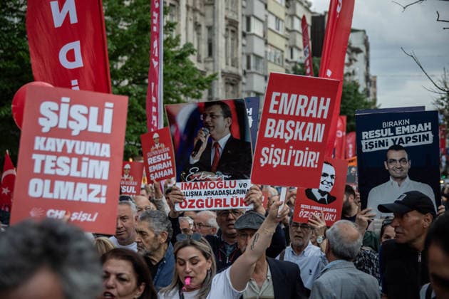 May 13, 2026, Istanbul, Istanbul, Turkey: Supporters of the Republican People s Party (CHP) take part in the first â€oeDemocracy and Freedom March†organized by the Istanbul Provincial Presidency in Istanbul, Turkey, on May 13, 2026. The march began in front of the Ataturk Museum in the district of Sisli and ended in front of the Sisli Municipality building. Thousands of demonstrators participated in the rally, chanting slogans such as â€oeNo to trustee appointments,†â€oeFreedom for political prisoners,†and messages supporting detained mayors. Istanbul Turkey - ZUMAt171 20260513_zip_t171_019 Copyright: xAbdullahxTepelix