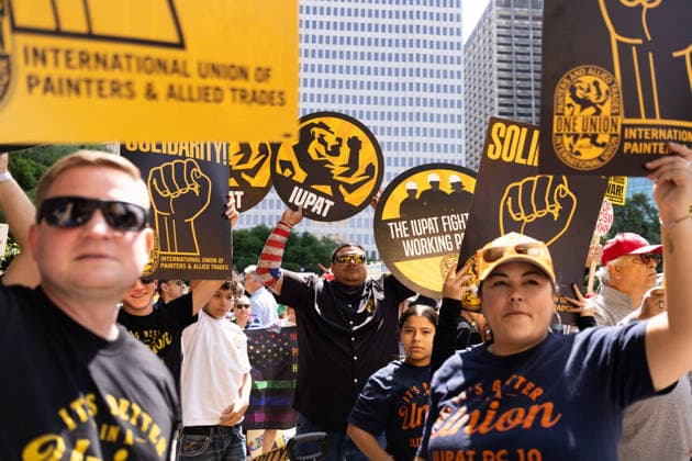 May 13, 2026, Houston, Texas, USA: During a No Kings protest at Houston City Hall in Houston, members of the International Union of Painters and Allied Trades gather, holding signs. Houston USA  - ZUMA 20260513_mda_g287_019 Copyright: xMatthewxGuzmanx