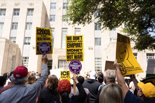 May 13, 2026, Houston, Texas, USA: During a No Kings protest at Houston City Hall in Houston, demonstrators gather holding up signs. Houston USA - ZUMA 20260513_mda_g287_013 Copyright: xMatthewxGuzmanx