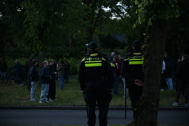 Violent Protest at Asylum Shelter in Loosdrecht LOOSDRECHT, NETHERLANDS - MAY 13: Police officers and emergency services respond after a protest outside a temporary asylum shelter turned violent, leading to several arrests after demonstrators reportedly set fires and launched projectiles near the facility in Loosdrecht, Netherlands, on May 13, 2026. Mouneb Taim Anadolu Loosdrecht Netherlands. Editorial use only. Please get in touch for any other usage.  Copyright: x2026xAnadoluxMounebxTaimx