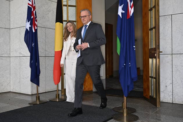 ANTHONY ALBANESE PRESS CONFERENCE TAMMY TYRRELL, Australian Prime Minister Anthony Albanese and Senator Tammy Tyrrell arrive to speak to the media during a press conference at Parliament House in Canberra, Thursday, May 14, 2026. ( NO ARCHIVING CANBERRA AUSTRALIAN CAPITAL TERRITORY AUSTRALIA  Copyright: xLUKASxCOCHx 20260514132176652099
