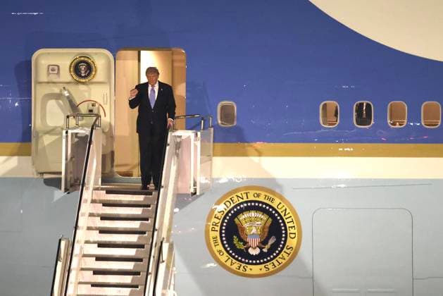 BEIJING, CHINA - MAY 13: U.S. President Donald Trump departs Air Force One at Beijing Capital International Airport on May 13, 2026 in Beijing, China. U.S. President Donald Trump arrived in Beijing on Wednesday evening for a state visit to China.  Copyright: xChinaxNewsxServicex 111641348829