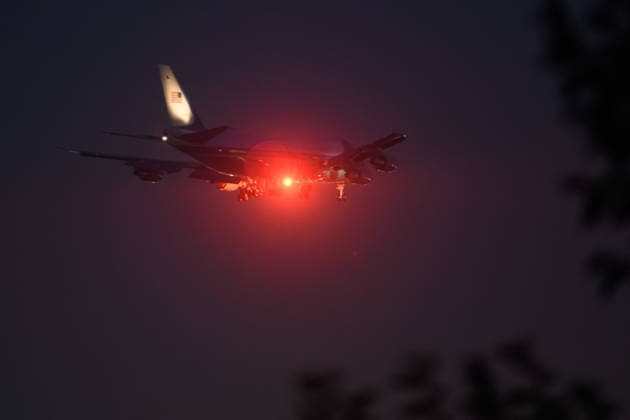 BEIJING, CHINA - MAY 13: Air Force One, carrying U.S. President Donald Trump, lands at Beijing Capital International Airport on May 13, 2026 in Beijing, China. U.S. President Donald Trump arrived in Beijing on Wednesday evening for a state visit to China.  Copyright: xVCGx 111641341311