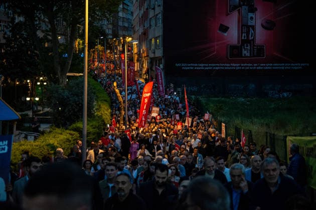 May 13, 2026, Istanbul, Istanbul, Turkey: Supporters of the Republican People s Party (CHP) take part in the first Democracy and Freedom March organized by the Istanbul Provincial Presidency in Istanbul. The march began in front of the Ataturk Museum in the district of Sisli and ended in front of the Sisli Municipality building. Thousands of demonstrators participated in the rally, chanting slogans such as No to trustee appointments and Freedom for political prisoners and messages supporting detained mayors. Istanbul Turkey - ZUMAt171 20260513_zip_t171_006 Copyright: xAbdullahxTepelix