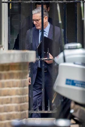 May 14, 2026, London, London, UK: London, UK. Prime Minister Sir Keir Starmer leaves Downing Street through the back entrance. The Prime Minister is under growing political pressure as he fights to remain in power amid speculation about challenges to his leadership. London UK  - ZUMAl94_ 20260514_zaf_l94_017 Copyright: xMarcinxNowakx