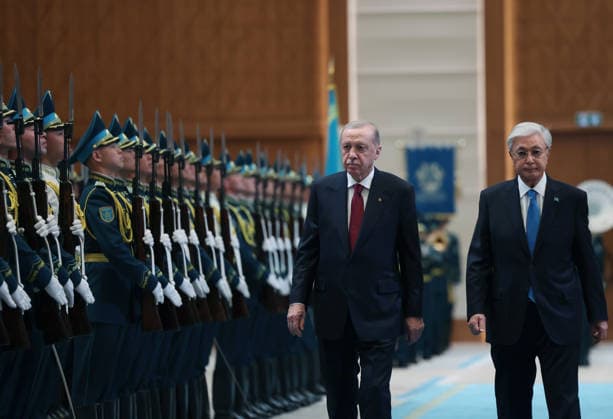 Turkish President Recep Tayyip Erdogan in Kazakhstan ASTANA, KAZAKHSTAN - MAY 14: (----EDITORIAL USE ONLY - MANDATORY CREDIT - TURKISH PRESIDENCY MURAT CETINMUHURDAR HANDOUT - NO MARKETING NO ADVERTISING CAMPAIGNS - DISTRIBUTED AS A SERVICE TO CLIENTS----) Turkish President Recep Tayyip Erdogan (L) is welcomed by Kazakh President Kassym-Jomart Tokayev (R) with an official ceremony at the Independence Palace in Astana, Kazakhstan on May 14, 2026. TUR Presidency Murat Cetinmuhurdar Anadolu Astana Kazakhstan. Editorial use only. Please get in touch for any other usage.  Copyright: x2026xAnadoluxTURxPresidencyx MuratxCetinmuhurdarx