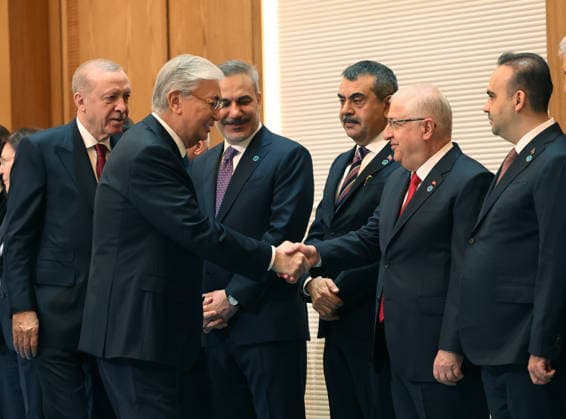 Turkish President Recep Tayyip Erdogan in Kazakhstan ASTANA, KAZAKHSTAN - MAY 14: (----EDITORIAL USE ONLY - MANDATORY CREDIT - TURKISH PRESIDENCY MURAT CETINMUHURDAR HANDOUT - NO MARKETING NO ADVERTISING CAMPAIGNS - DISTRIBUTED AS A SERVICE TO CLIENTS----) Turkish President Recep Tayyip Erdogan (L) is welcomed by Kazakh President Kassym-Jomart Tokayev (2nd L) with an official ceremony at the Independence Palace in Astana, Kazakhstan on May 14, 2026. The ceremony was attended by a high-level Turkish delegation, including Turkish Foreign Minister Hakan Fidan, Minister of National Education Yusuf Tekin, Minister of National Defense Yasar Guler, and Minister of Industry and Technology Mehmet Fatih Kacir, as well as Trade Minister Omer Bol  Copyright: x2026xAnadoluxTURxPresidencyx MuratxCetinmuhurdarx