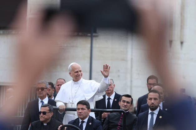 IPA84672941 - Rome - Italy, May 14, 2026: Institutional visit of His Holiness Pope Leo XIV to Sapienza University of Rome. The meeting with the Roman academic community represented a moment of discussion on the themes of education, research and the role of new generations in contemporary society.  Copyright: xmarcoxiacobuccix xmarcoxiacobuccix 84672941
