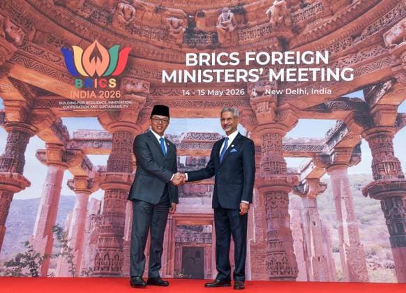 External Affairs Minister S. Jaishankar welcomes Indonesian Foreign Minister Sugiono during the BRICS Foreign Ministers™ Meeting New Delhi, May 14 (ANI): External Affairs Minister S. Jaishankar welcomes Indonesian Foreign Minister Sugiono during the BRICS Foreign Ministers™ Meeting, at Bharat Mandapam, in New Delhi on Thursday. New Delhi Delhi India Copyright: xANIx ANI_20260514064
