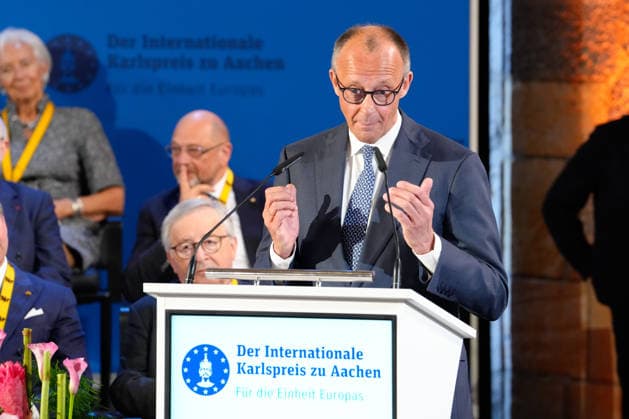 Presentation of the International Charlemagne Prize 2026 in Aachen Federal Chancellor Friedrich Merz with gestures and hand gestures during his speech at the ceremony for the presentation of the International Charlemagne Prize 2026 in the Kroenungssaal of the City Hall of Aachen, Aachen, 14 05 2026 Aachen NRW Germany