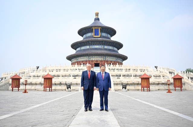 (260514) -- BEIJING, May 14, 2026 -- Chinese President Xi Jinping and U.S. President Donald Trump have a photo taken in front of the Hall of Prayer for Good Harvests while visiting the Temple of Heaven in Beijing, capital of China, May 14, 2026. ) CHINA-BEIJING-XI JINPING-U.S.-TRUMP-TEMPLE OF HEAVEN-VISIT (CN) ShenxHong 