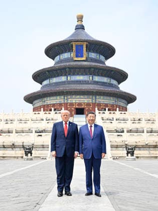 (260514) -- BEIJING, May 14, 2026 -- Chinese President Xi Jinping and U.S. President Donald Trump have a photo taken in front of the Hall of Prayer for Good Harvests while visiting the Temple of Heaven in Beijing, capital of China, May 14, 2026. ) CHINA-BEIJING-XI JINPING-U.S.-TRUMP-TEMPLE OF HEAVEN-VISIT (CN) ShenxHong 