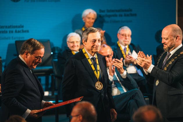 Germany, Aachen Presentation of the International Charlemagne Prize 2026 to Mario Draghi, Mario Draghi, former President of the European Central Bank ECB, Italian Prime Minister a D , Honor, Michael Ziemons CDU , Lord Mayor of the City of Aachen, Armin Laschet CDU , Chairman of the Charlemagne Prize Board of Directors, Medal Copyright: xThiemoxRudolphx