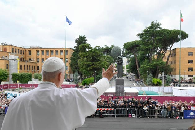 ITALY - POPE LEO XIV DURING A VISIT TO THE SAPIENZA UNIVERSITY IN ROME- 2026 5 14 Italy, Rome, 2026 5 14 .Pope Leo XIV during a visit to the Sapienza University of Rome EDITORIAL USE ONLY - NO BOOKS Copyright: xVATICANxMEDIAx
