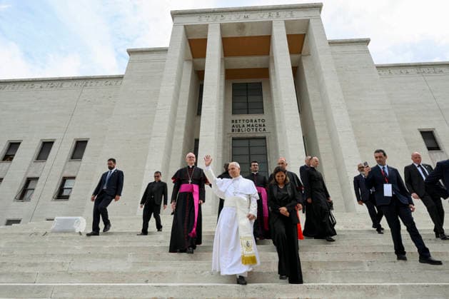 ITALY - POPE LEO XIV DURING A VISIT TO THE SAPIENZA UNIVERSITY IN ROME- 2026 5 14 Italy, Rome, 2026 5 14 .Pope Leo XIV during a visit to the Sapienza University of Rome EDITORIAL USE ONLY - NO BOOKS Copyright: xVATICANxMEDIAx