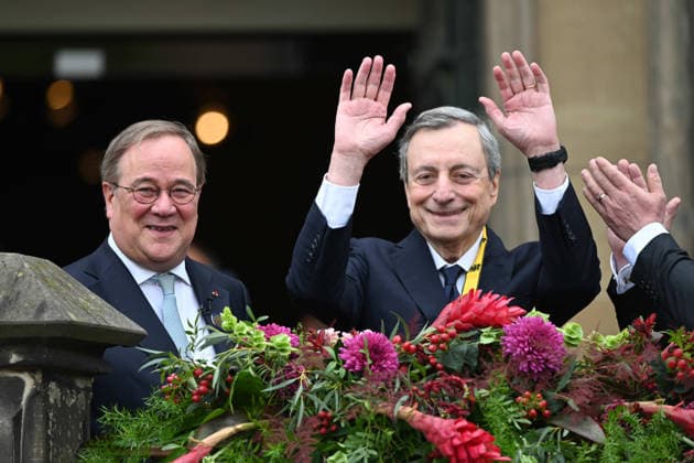 from l Armin LASCHET, Chairman of the Charlemagne Prize Board of Directors, Charlemagne Prize laureate Prof Dr Mario DRAGHI, balcony scene of the International Charlemagne Prize of the City of Aachen, award ceremony for Prof Dr Mario Draghi, former Italian Prime Minister and former Director of the ECB, award ceremony in the City Hall of Aachen on 14 05 2026