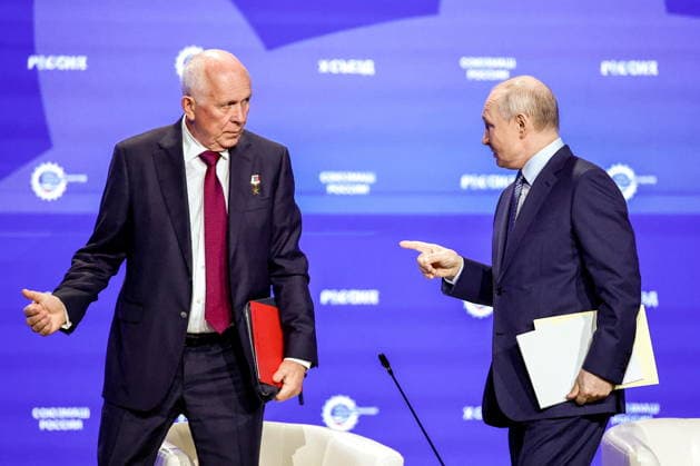 RUSSIA, MOSCOW - MAY 14, 2026: Rostec CEO Sergei Chemezov (L) and Russia s President Vladimir Putin attend the 10th Congress of the Russian Engineering Union at the Russia National Centre. Mikhail Tereshchenko TASS  92457677