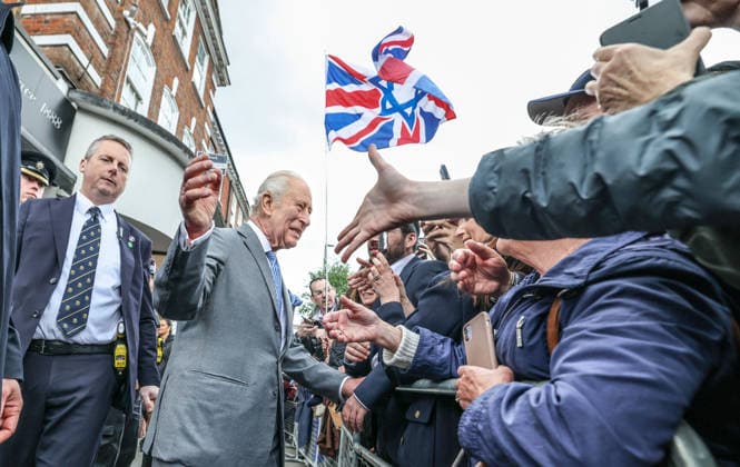 . 14 05 2026. London, United Kingdom. King Charles III during a visit to Golders Green in North London , following the attack on Jewish residents.  xPoolx xi-Imagesx IIM-26773-0001