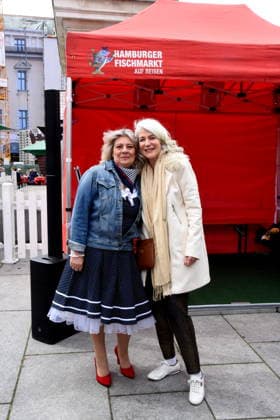 Tanja Steiling singer Hamburger Fischmarkt Linda Jo Rizzo singer Munich 14 05 2026 Wittelsbacherplatz Hamburger Fischmarkt opening photo Munich