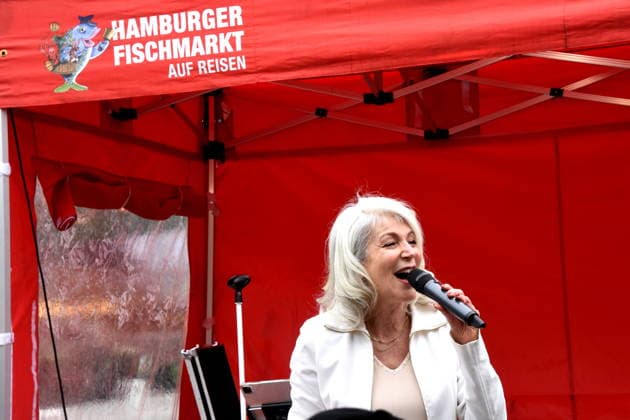 Linda Jo Rizzo Singer Munich 14 05 2026 Wittelsbacherplatz Hamburg Fish Market Opening Photo Munich