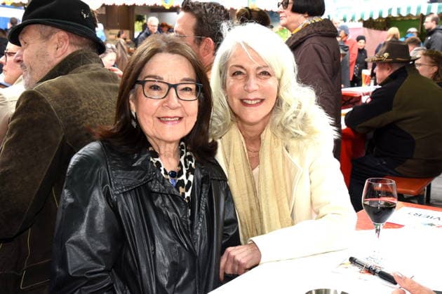 Nana Saengerin Mouskouri Duoble Linda Jo Rizzo Saengerin Moderator Muenchen 14 05 2026 Wittelsbacherplatz Hamburger Fischmarkt Opening Photo Muenchen