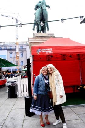 Tanja Steiling singer Hamburger Fischmarkt Linda Jo Rizzo singer Munich 14 05 2026 Wittelsbacherplatz Hamburger Fischmarkt opening photo Munich