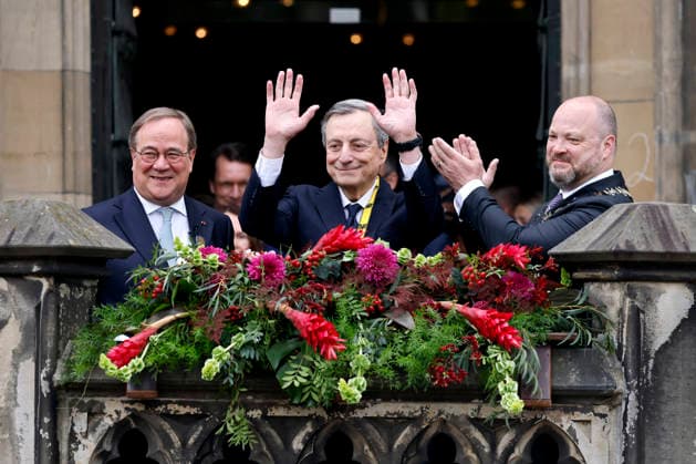 Politician Armin Laschet CDU , economist and prizewinner Mario Draghi, former head of the ECB, and Aachens Lord Mayor Michael Ziemons CDU at the award ceremony for the International Charlemagne Prize of Aachen 2026 Aachen, 14 05 2026 NRW Germany Copyright: xChristophxHardtx