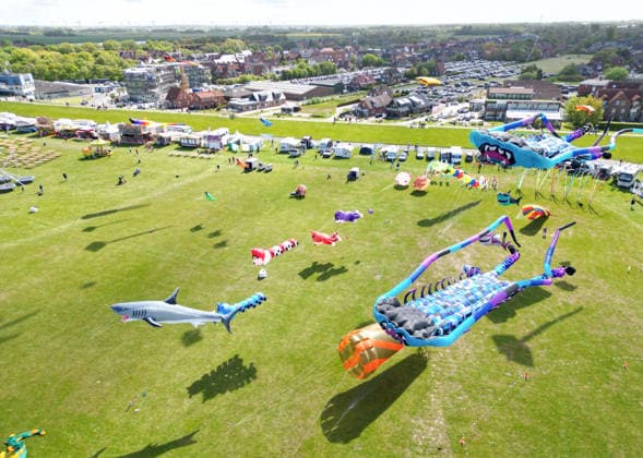 Largest kite festival on the North Sea coast The kite festival in Norddeich is the largest kite festival on the North Sea coast and is a highlight over the Ascension weekend in East Frisia On the green beach of Norddeich, visitors can expect a colorful sky spectacle with large kites, show kit Copyright: xdiebildwerftx