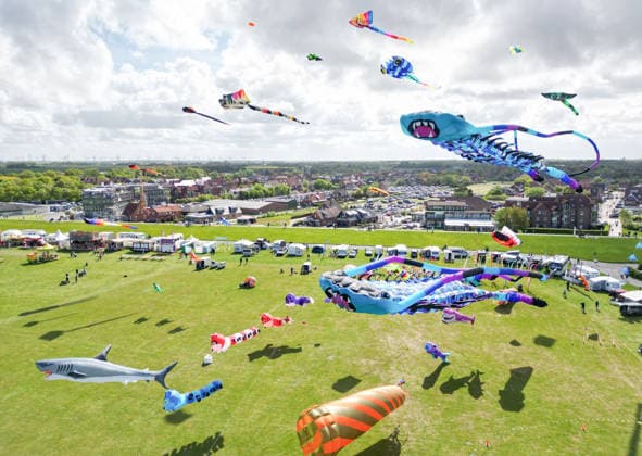 Largest kite festival on the North Sea coast The kite festival in Norddeich is the largest kite festival on the North Sea coast and is a highlight over the Ascension weekend in East Frisia On the green beach of Norddeich, visitors can expect a colorful sky spectacle with large kites, show kit Copyright: xdiebildwerftx