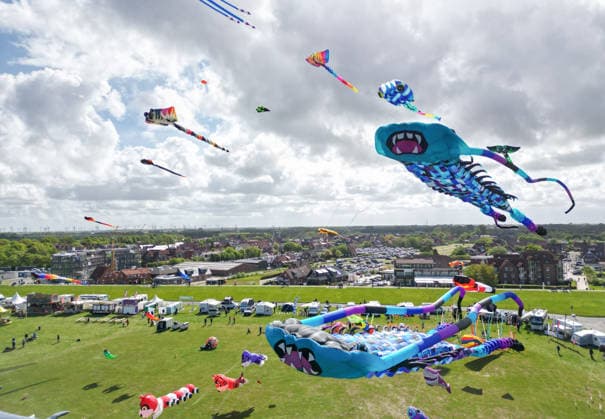 Largest kite festival on the North Sea coast The kite festival in Norddeich is the largest kite festival on the North Sea coast and is a highlight over the Ascension weekend in East Frisia On the green beach of Norddeich, visitors can expect a colorful sky spectacle with large kites, show kit Copyright: xdiebildwerftx