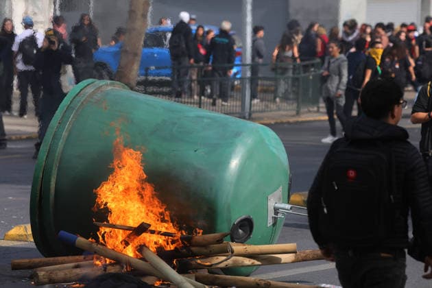 Santiago, May 14, 2026 Student organizations call for a new day of demonstrations in Plaza Baquedano Jonnathan Oyarzun Aton Chile, Santiago Chile Aton 1155498  Copyright: JONNATHANxOYARZUN ATONxCHILE