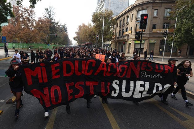 Students in Santiago protest against Kast s education budget cut SANTIAGO, CHILE - MAY 14: Thousands of high school and university students take to the streets of Santiago to protest against the announcement by the new president, Jose Antonio Kast, to reduce funding for the education system, in Chile on May 14, 2026. Lucas Aguayo Araos Anadolu Santiago Chile. Editorial use only. Please get in touch for any other usage.  Copyright: x2026xAnadoluxLucasxAguayoxAraosx