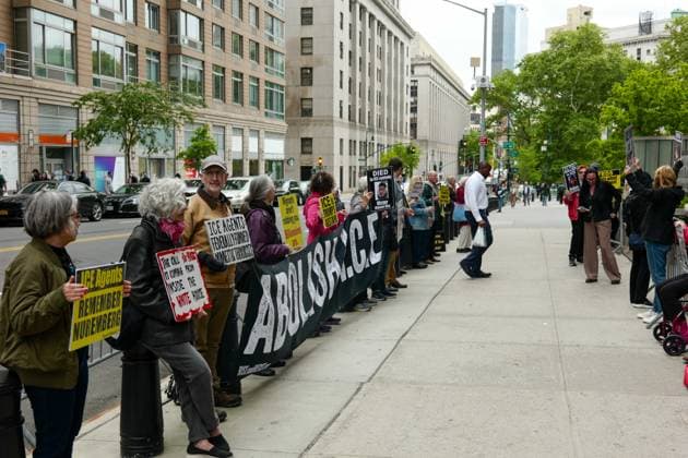 Silent Vigil for People Captured or Killed by ICE New York, NY- May 14: Activist Host a Silent Vigil for people Abducted and Killed by I.C.E in front of 26 Federal Plaza in Manhattan New York on May 14, 2026 Credit: Camara Porter AdMedia EDITORIAL USE ONLY  Copyright: xx CamaraxPorterx admphotostwo989224